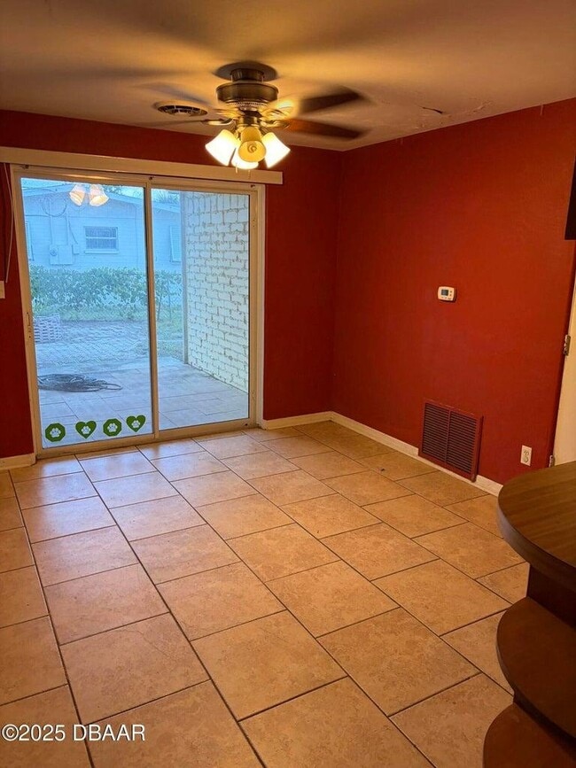 Building Photo - 2537 Coral Way W