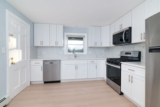 Building Photo - 7 Langley Cir