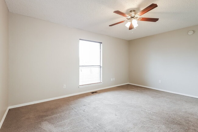 Building Photo - 12913 Heron Ln