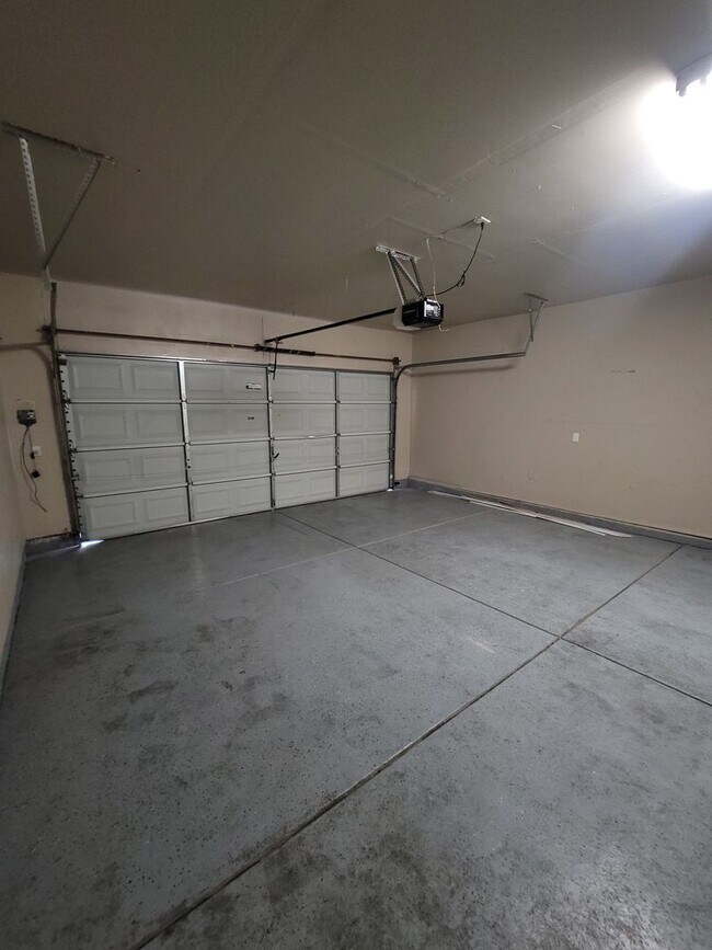 Building Photo - North Natomas-  NEWLY REMODELED
