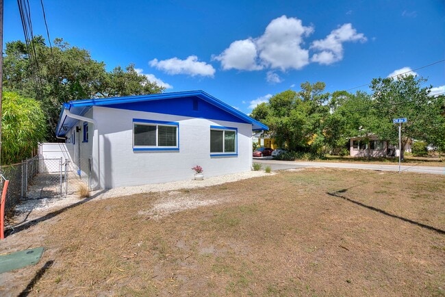 Building Photo - 5100/5102 24th Ave - Duplex