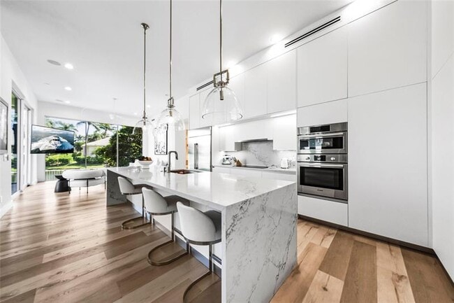 Building Photo - 11064 Canary Island Ct