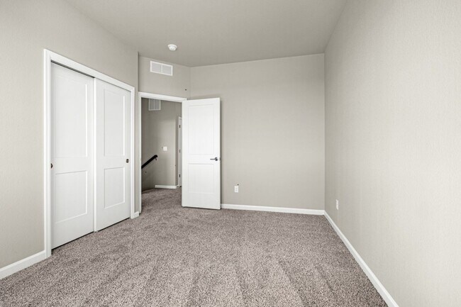 Building Photo - Luxury 4 Bed Townhouse with Amazing City and Mt Views on Westside