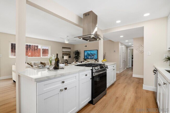 Building Photo - Just Listed! Stunning 4BR/2BA Fully Renova...