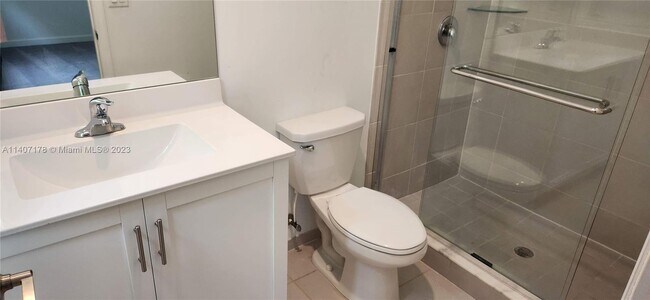 Building Photo - 2708 SE 15th Ct