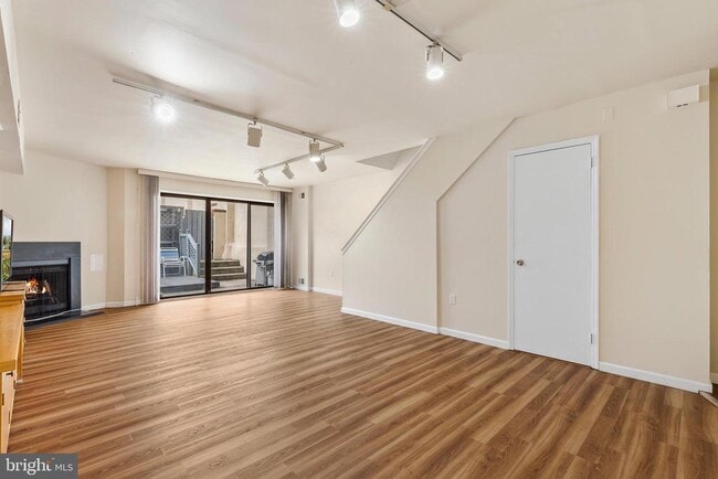 Building Photo - 228 N 22nd St