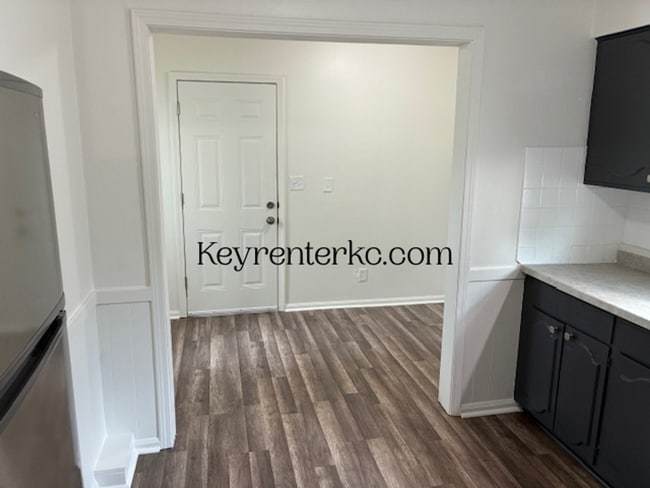 Building Photo - 3 Bed 2 Bath ready to rent!
