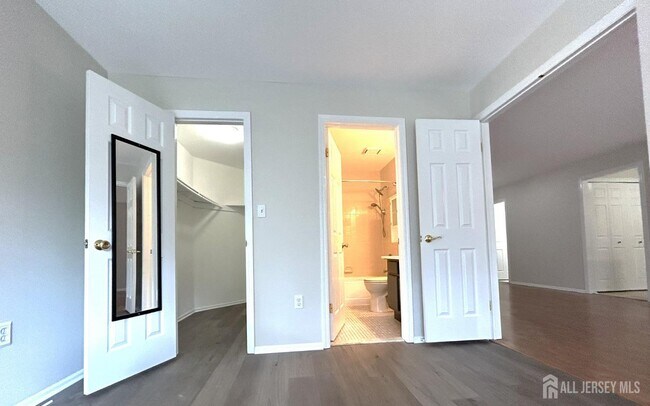 Building Photo - 7302 Elm Ct