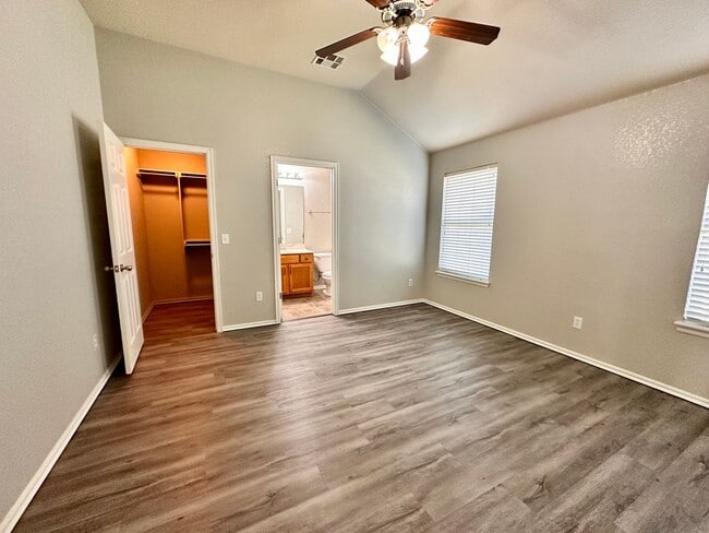 Building Photo - 3 Bedroom brick home in Del City