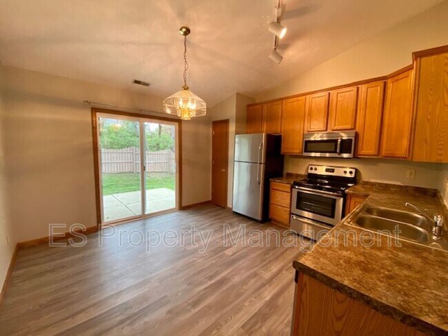 Building Photo - 5834 Blackley Ln