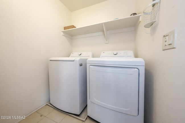 Building Photo - 8754 N Mugho Pine Trail