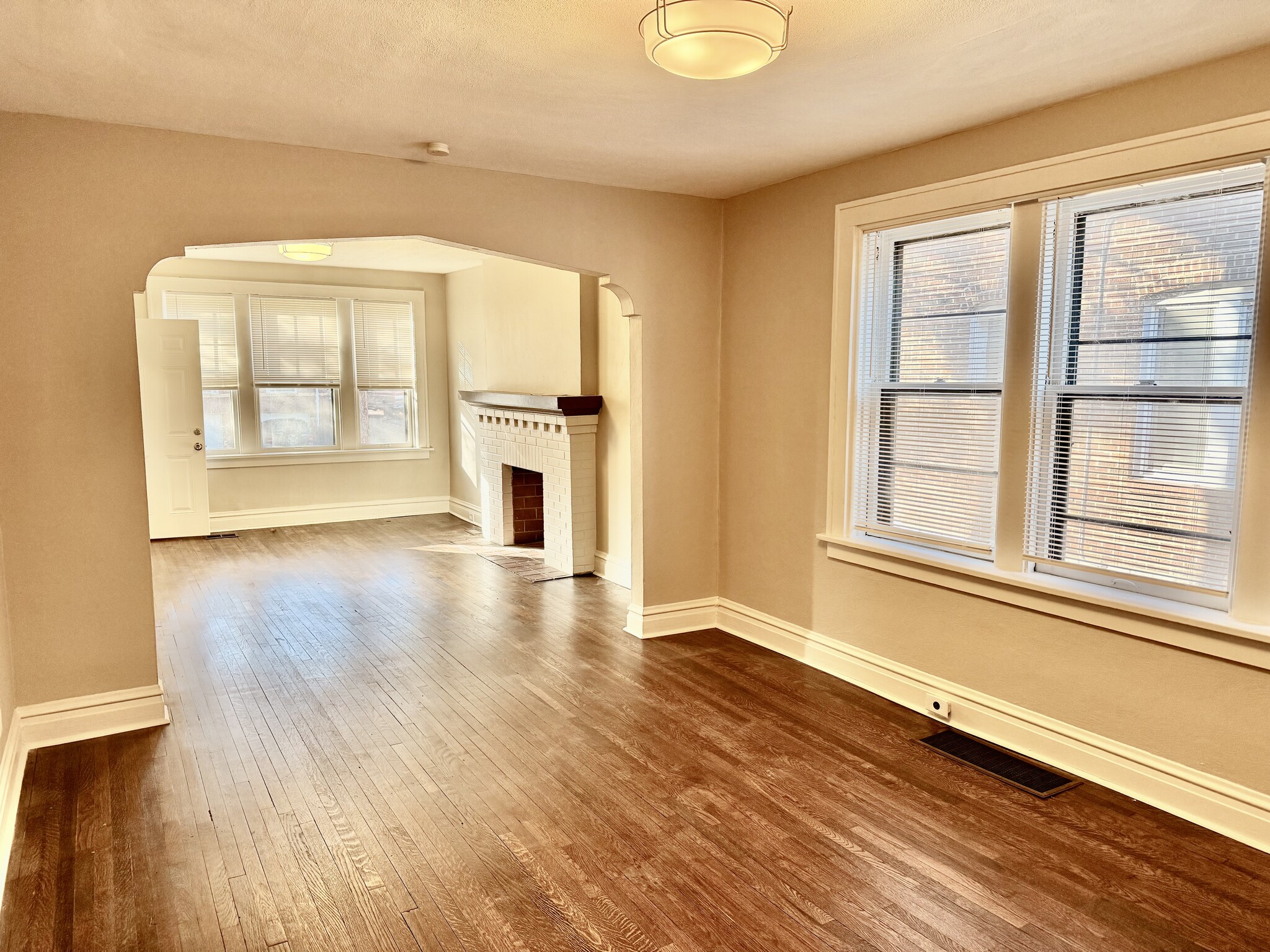 Building Photo - 7119 Amherst Ave