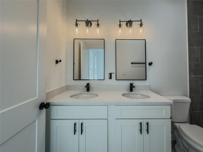 Building Photo - 4240 SW 169th Ln Rd