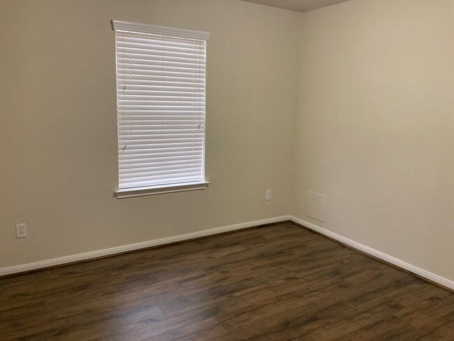 Building Photo - 13000 Lazy Ln