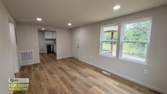 Building Photo - Completely Updated Easley 2/1 Available Now!