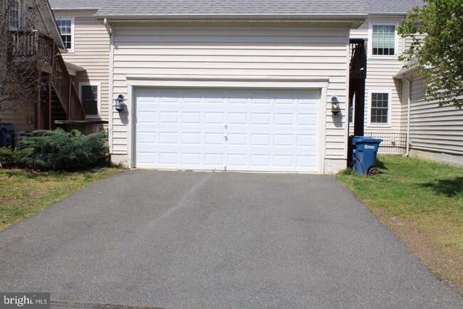 Building Photo - 41833 Bristow Manor Dr