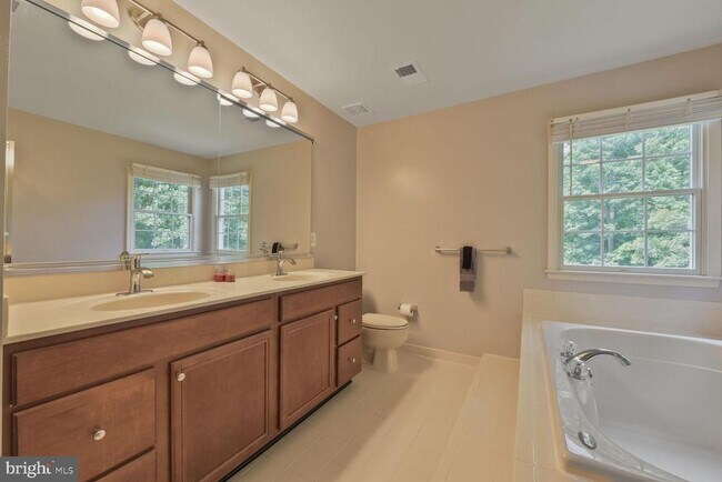 Building Photo - 5907 Tulloch Spring Ct