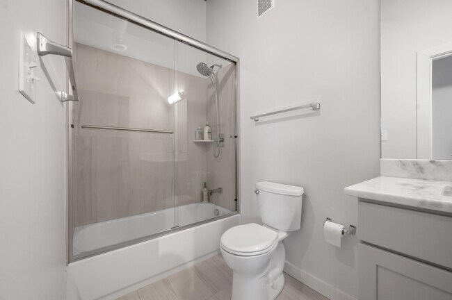 Building Photo - 480 Skain Ave