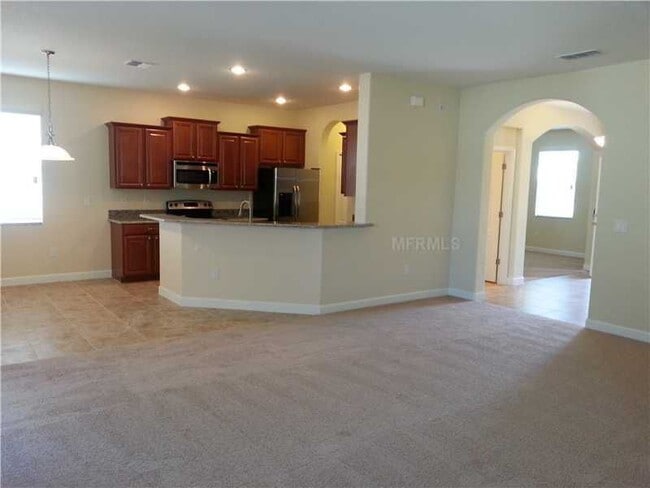 Building Photo - 3 Bedroom / 2.5 Bathroom Two Story Indepen...