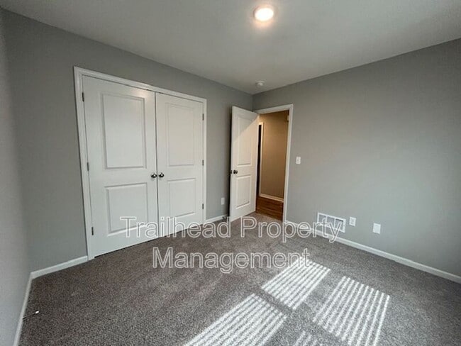 Building Photo - 640 Fall Mdw Ln