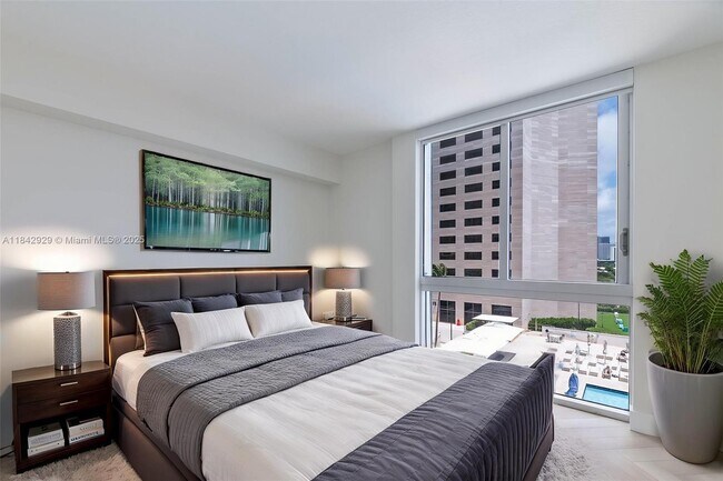 Building Photo - 335 S Biscayne Blvd