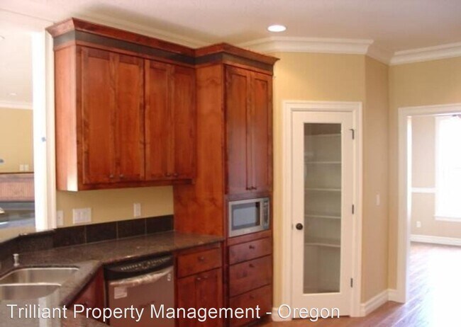 Building Photo - 4 br, 2.5 bath House - 1533 Brokenwheel Co...