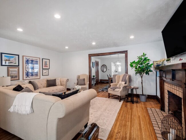 Building Photo - 3222 West Blvd