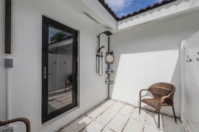 Building Photo - 1570 Bonita Ln