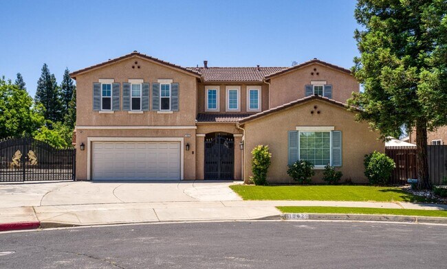 Primary Photo - Perfect 6/3 Clovis Home for Large Family!
