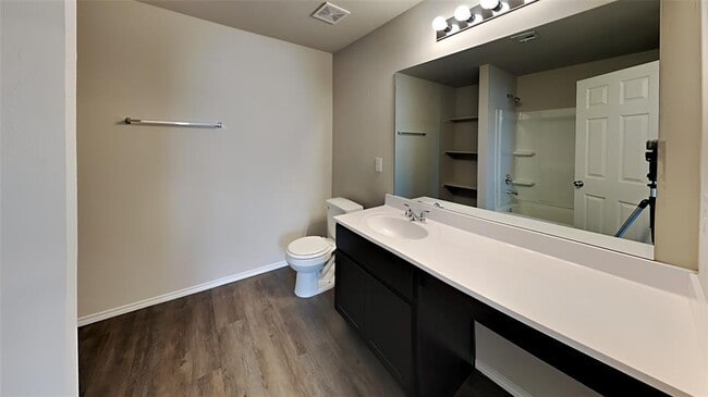 Building Photo - 9905 Rattlesnake Ln