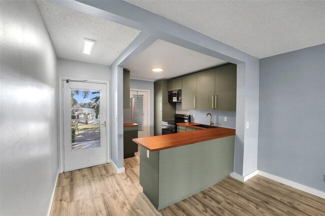 Building Photo - 2800 NE 14th Street Causeway