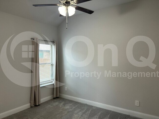 Building Photo - 533 Oleander Dr