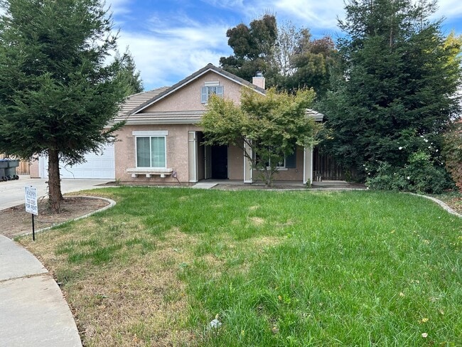 Primary Photo - 821 W Packwood Ct