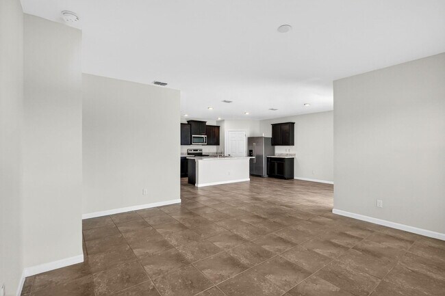 Building Photo - 393 SW Tarra Ave