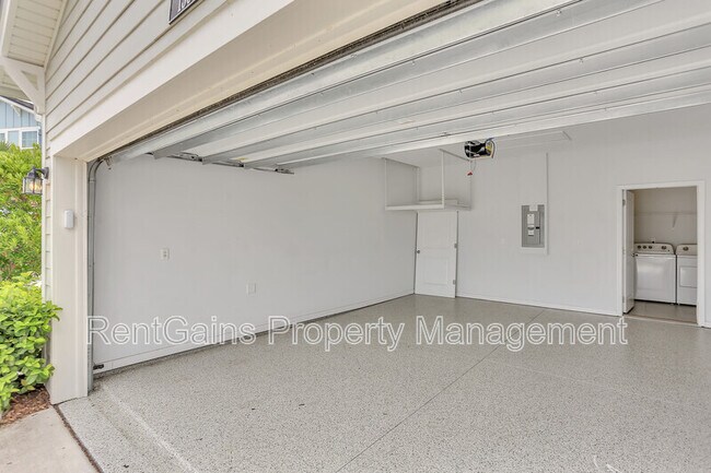 Building Photo - 133 Leeward Island Dr