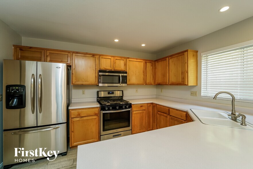 Building Photo - 3017 W Sun Ranch Trail