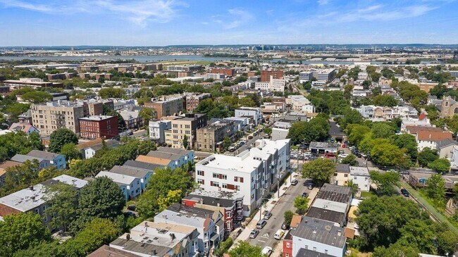 Building Photo - 306 Bergen Ave