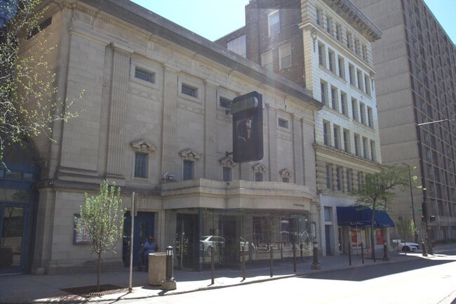 Building Photo - 488 Wabasha St N