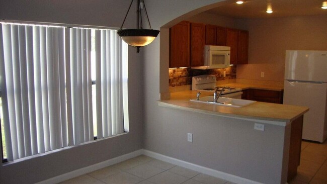 Building Photo - 655 Margie Dr