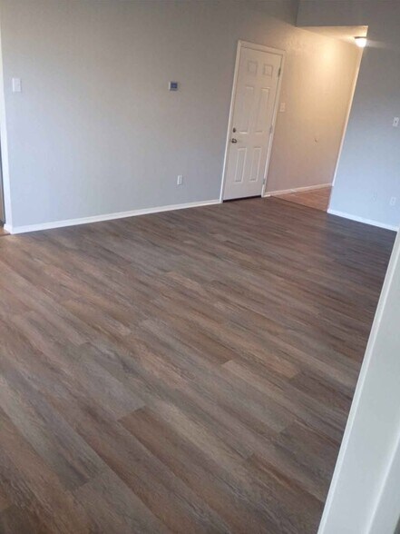 Building Photo - 10810 Kentington Oak Dr