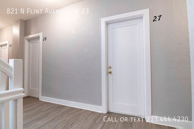 Building Photo - 821 N Flint Ave