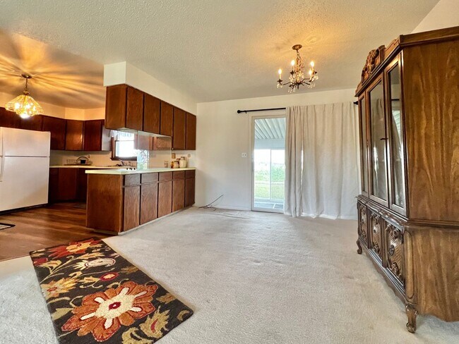 Building Photo - Peaceful Country Living | Mountain Views + Spacious 2 Bed Retreat
