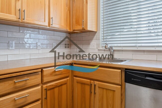 Building Photo - 1 Bedroom 1 Bathroom Home with Off-Street Parking Available in Coeur d'Alene!