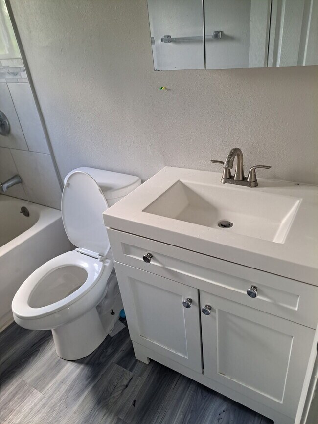 Building Photo - "3-Bedroom Retreat in Cahokia Heights – Co...