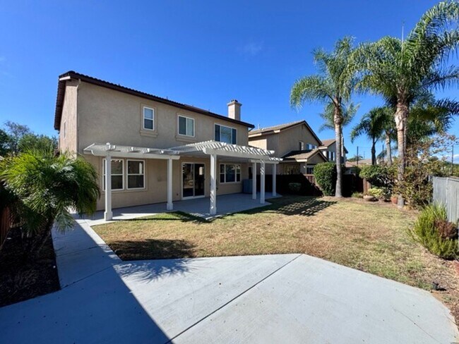 Building Photo - Beautiful 4 bedroom Temecula home sitting ...