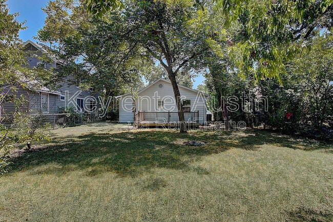 Building Photo - 1706 E 22nd St