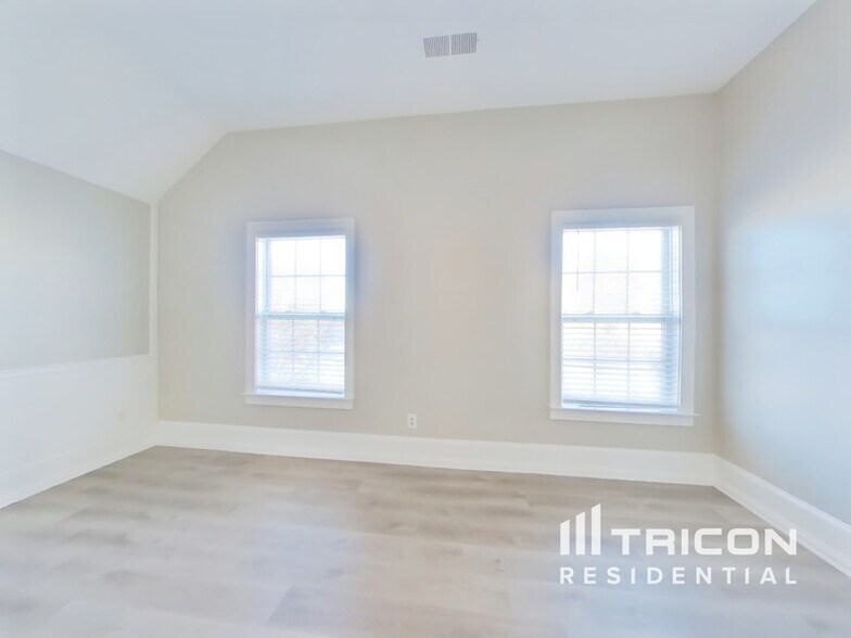 Building Photo - 434 Grandiflora Dr