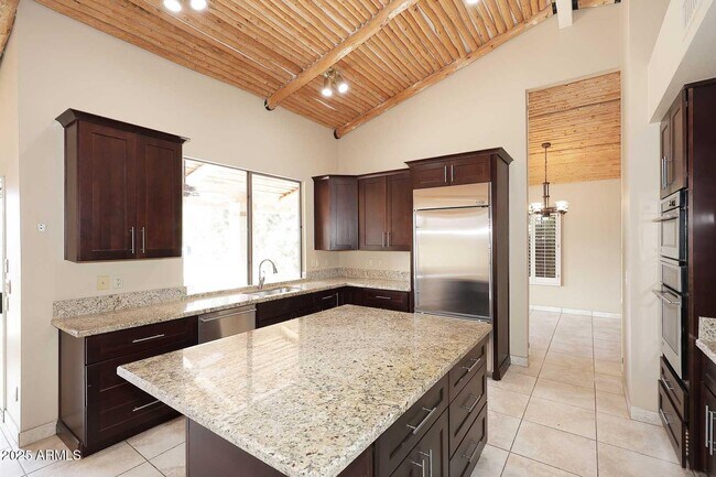 Building Photo - 9969 E Bayview Dr