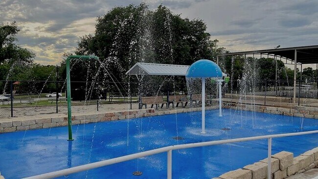 Building Photo - 314 Addison Pl