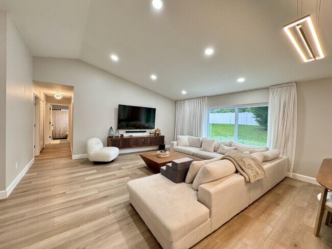 Building Photo - Stylish 3-Bedroom Home with Solar Panels, Modern Upgrades & Pet-Friendly